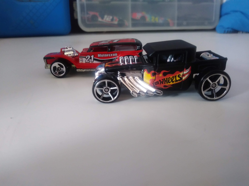 I really get the vibe of a 30's Ford from the Bone Shaker. Apparently the real deal’s on a Corvette C6 chassis, though.